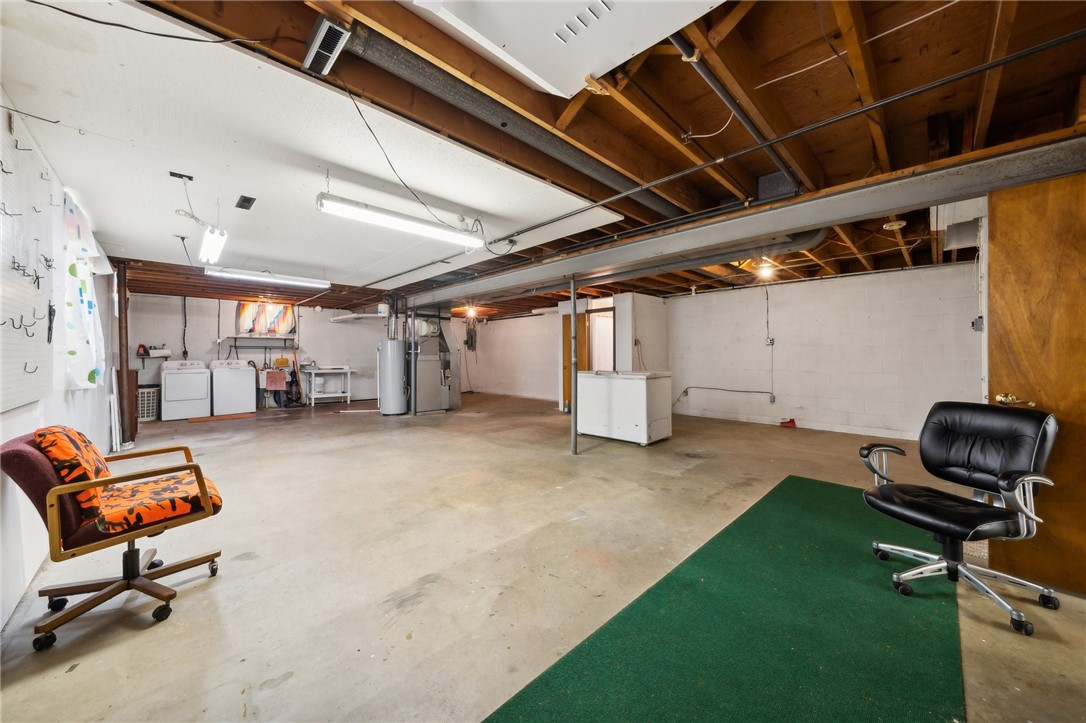 4020 W Lake Dr