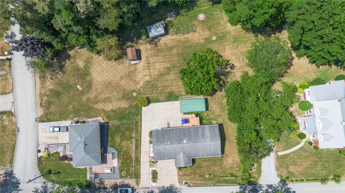 4020 W Lake Dr