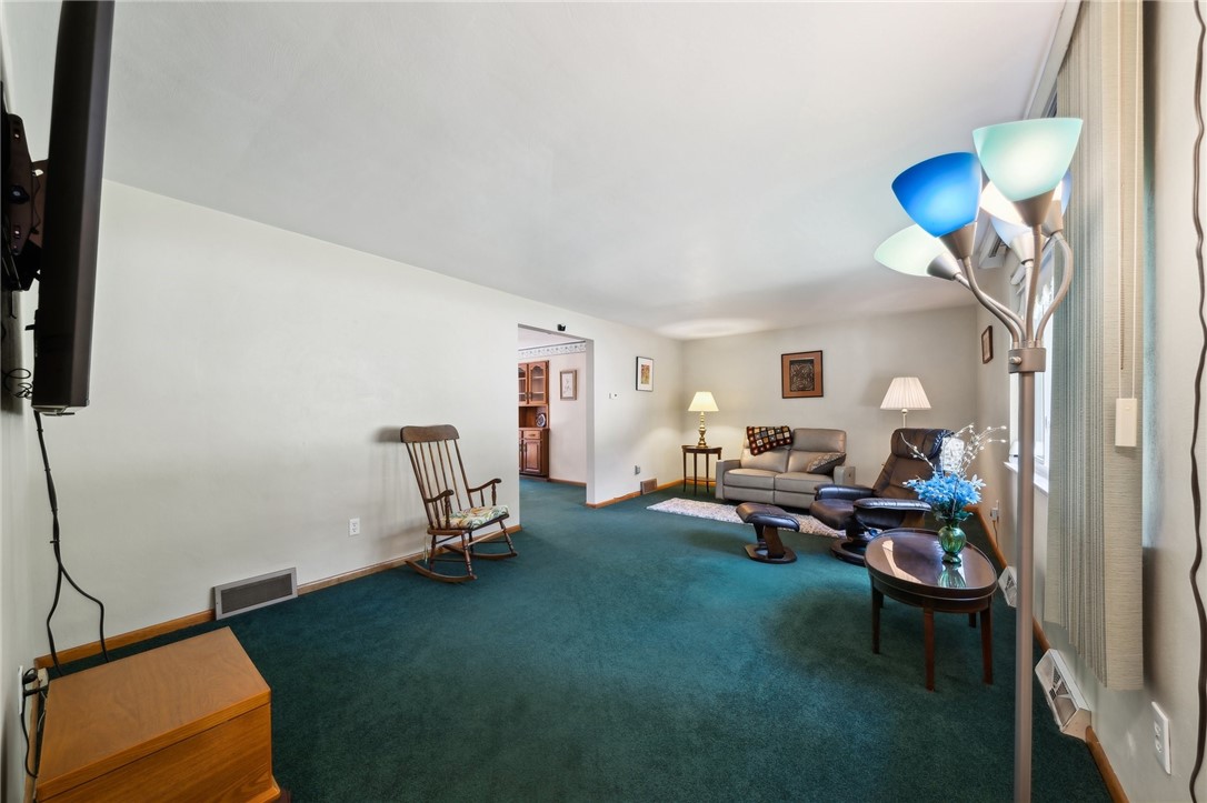 4020 W Lake Dr