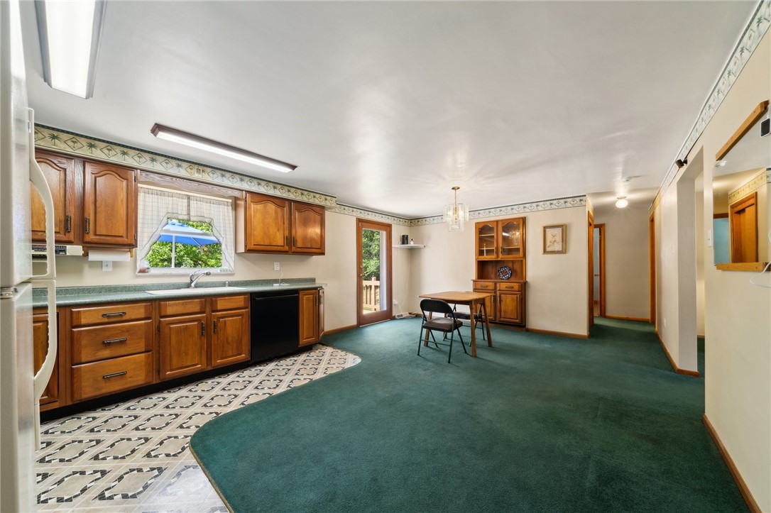 4020 W Lake Dr