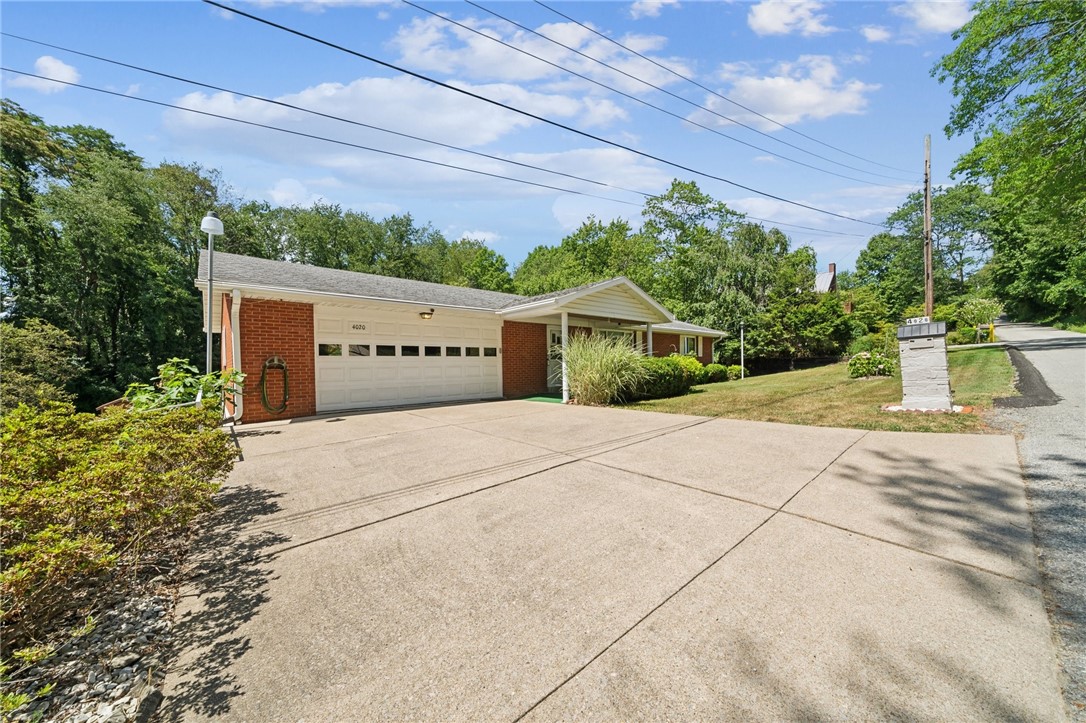 4020 W Lake Dr