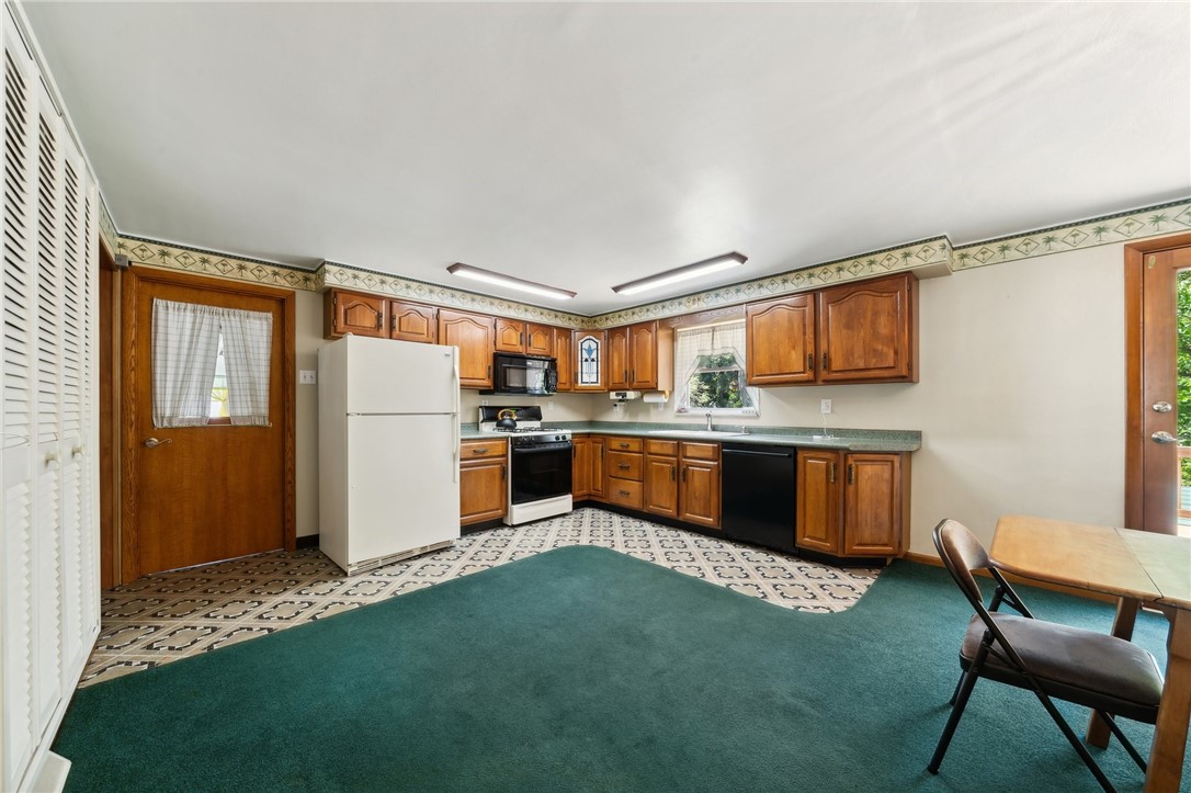 4020 W Lake Dr