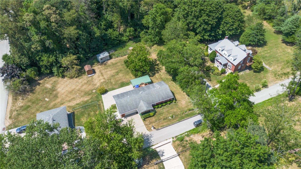 4020 W Lake Dr