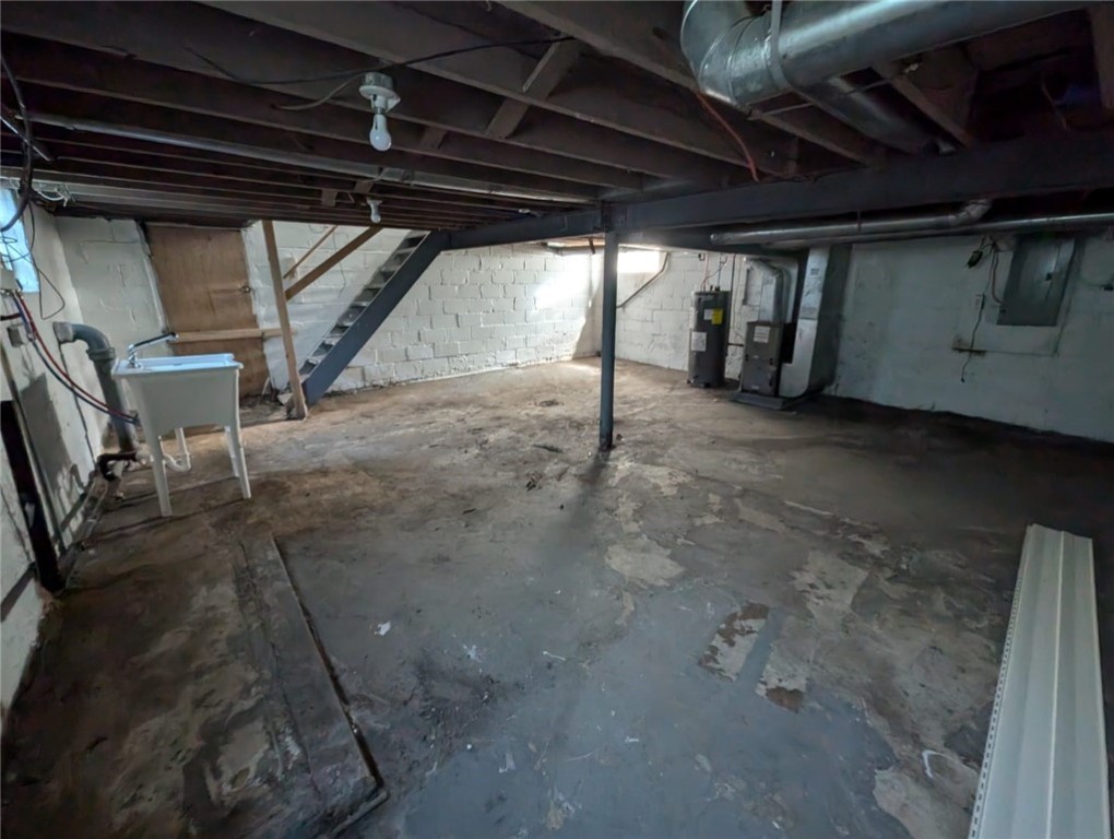910 Edith St