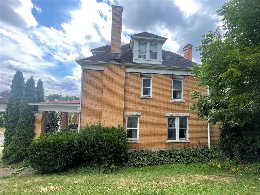 458 North Chestnut Street