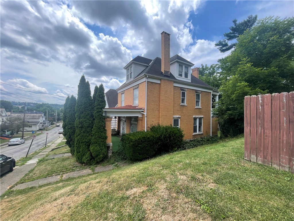 458 North Chestnut Street