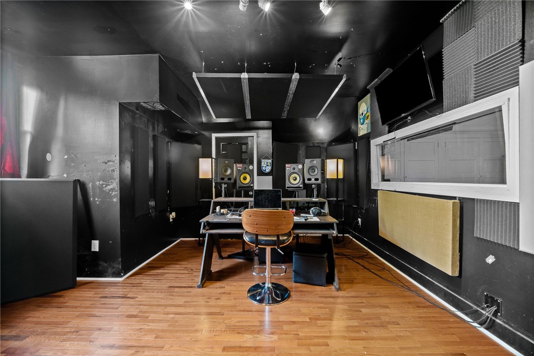 1107 Island Ave