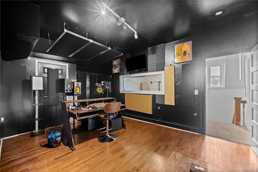 1107 Island Ave