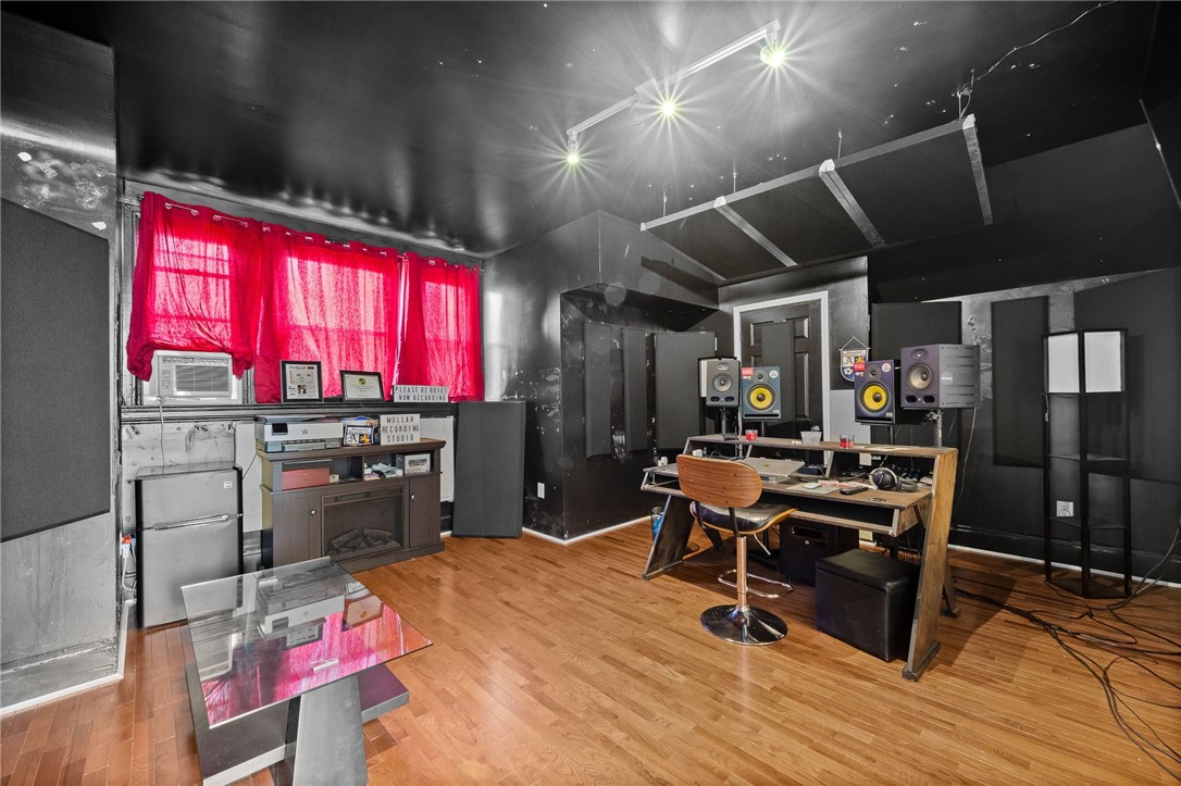 1107 Island Ave