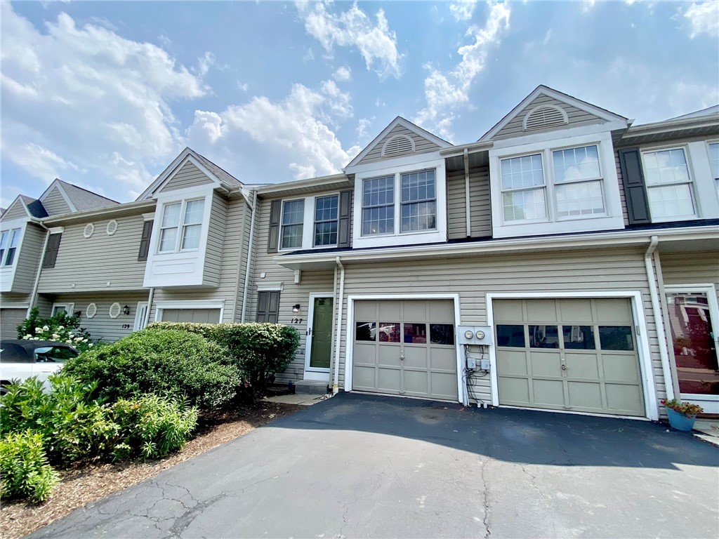 127 Westbrooke Ln