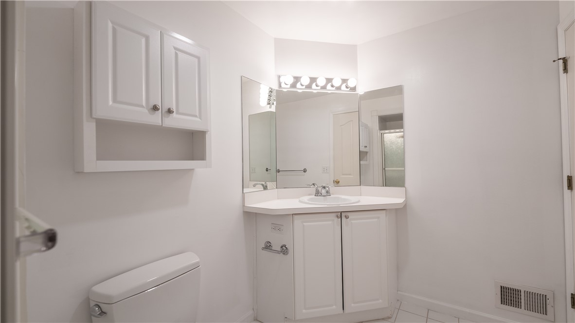 223 Adams Pointe Blvd 3
