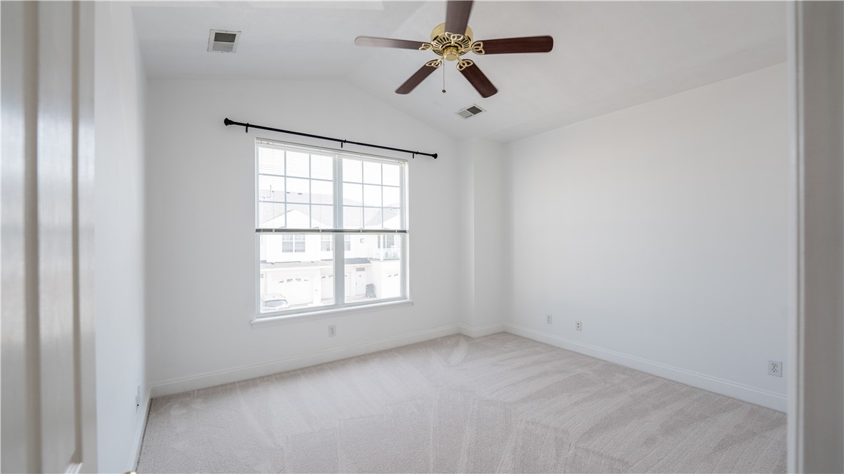 223 Adams Pointe Blvd 3