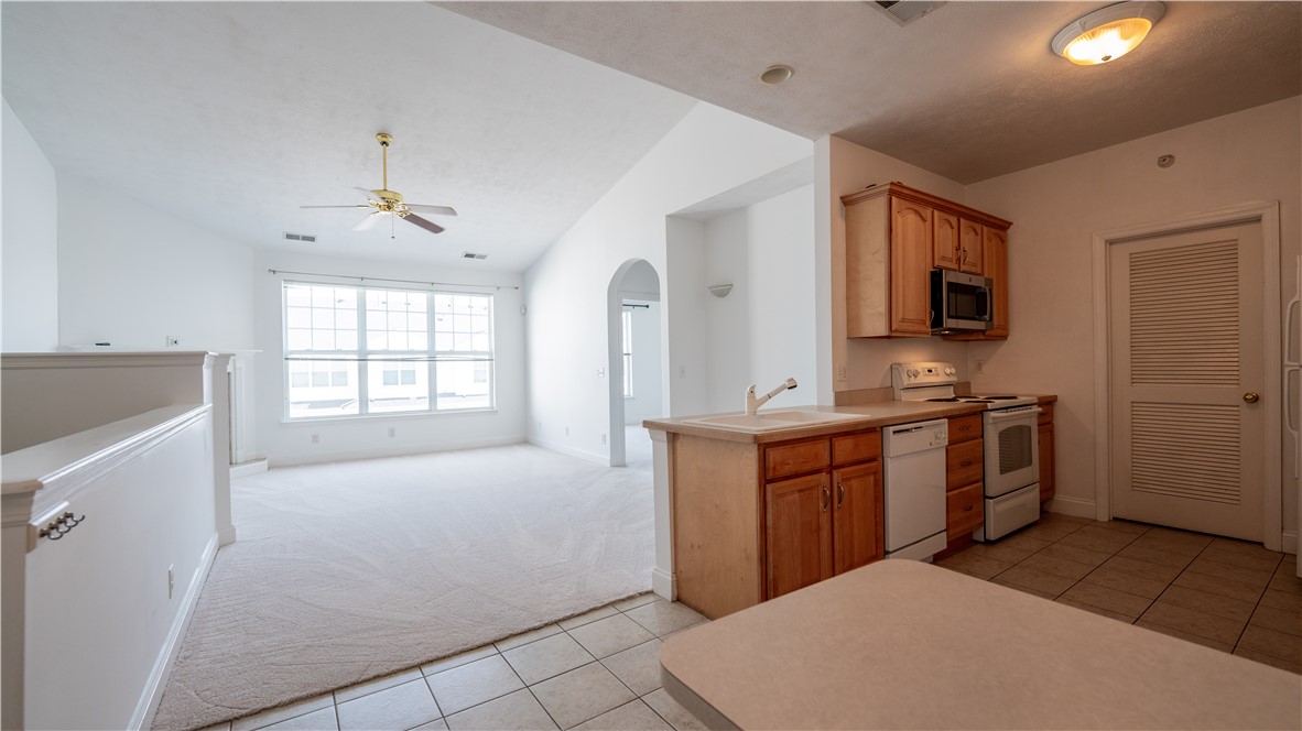 223 Adams Pointe Blvd 3