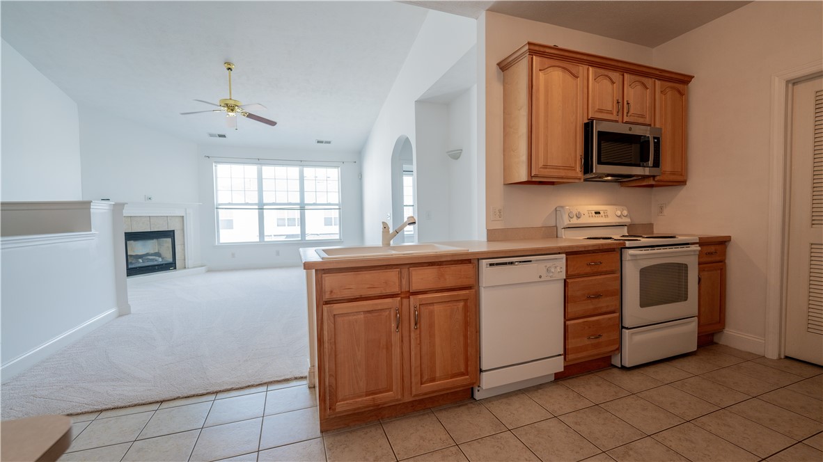 223 Adams Pointe Blvd 3
