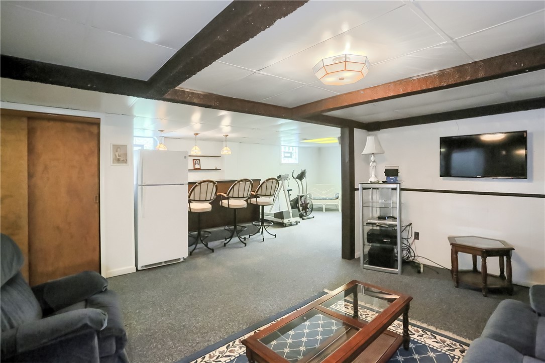1012 Richview
