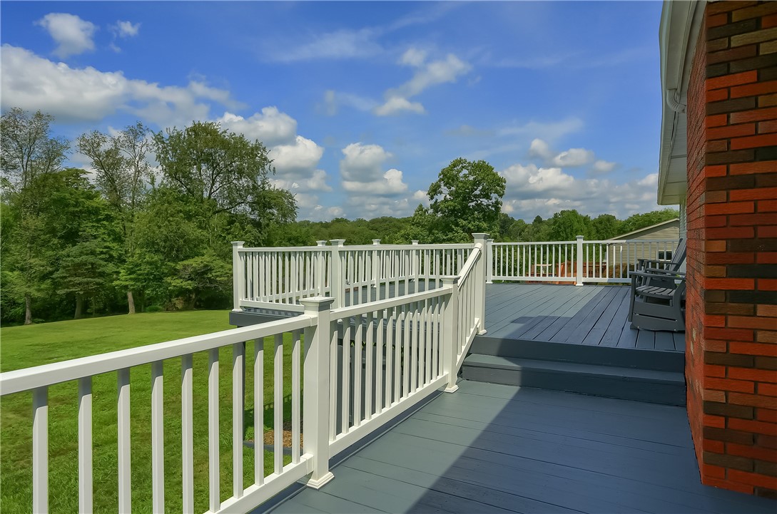 1012 Richview