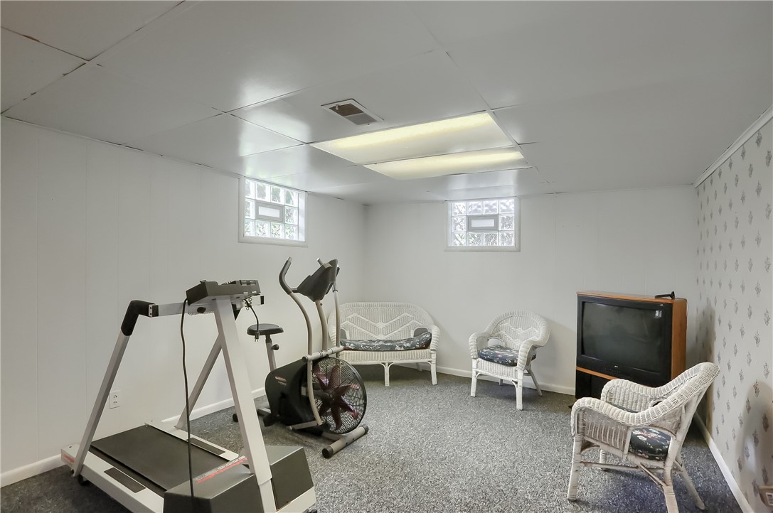 1012 Richview