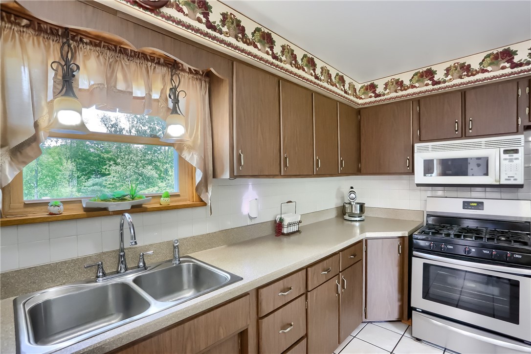 1012 Richview