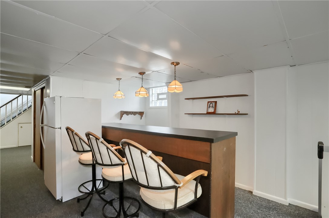 1012 Richview