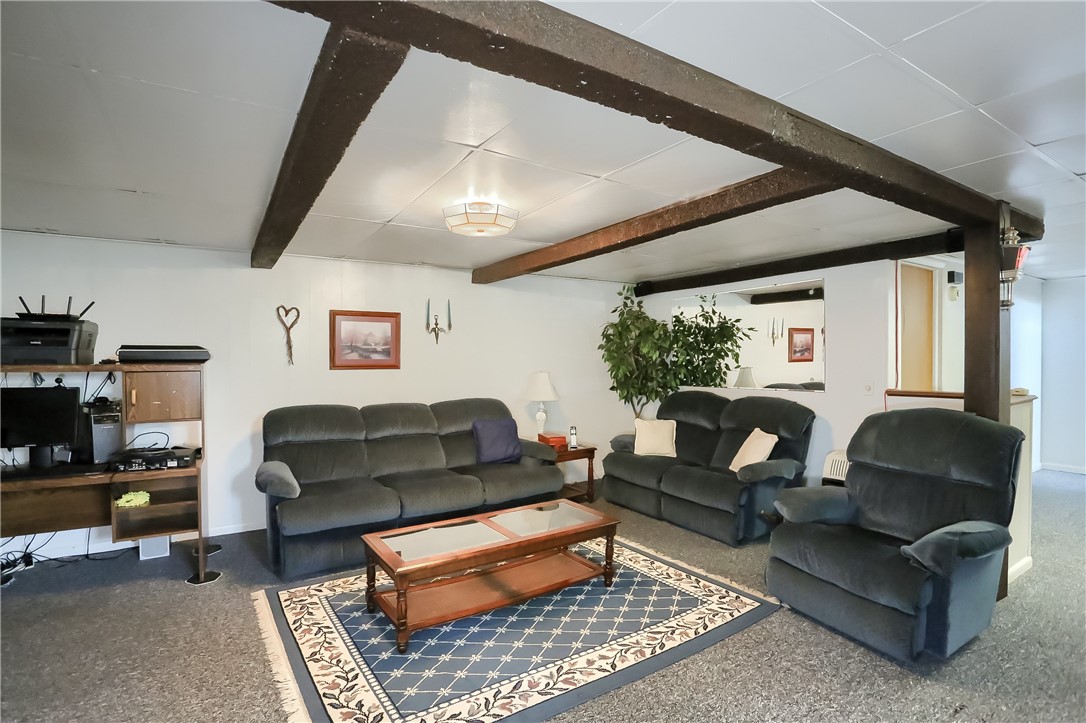 1012 Richview