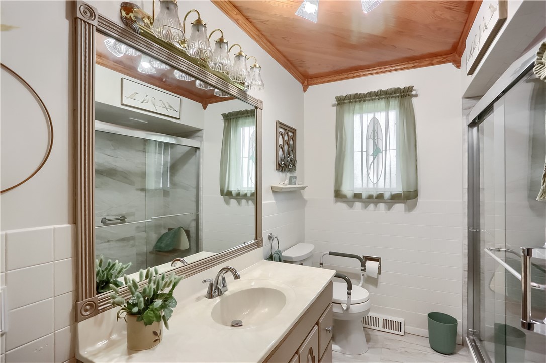 1012 Richview
