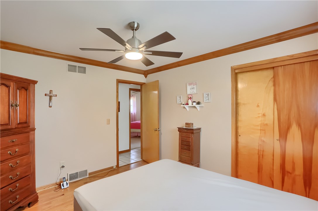 1012 Richview