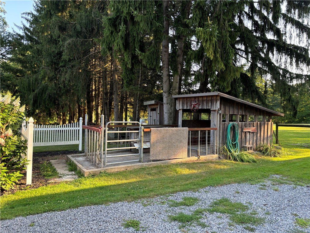 3607 Perry Highway