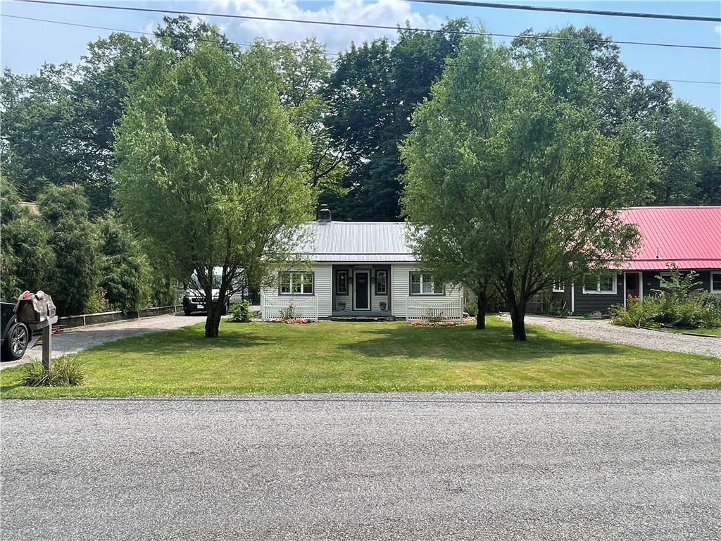 161 Mohawk Trail