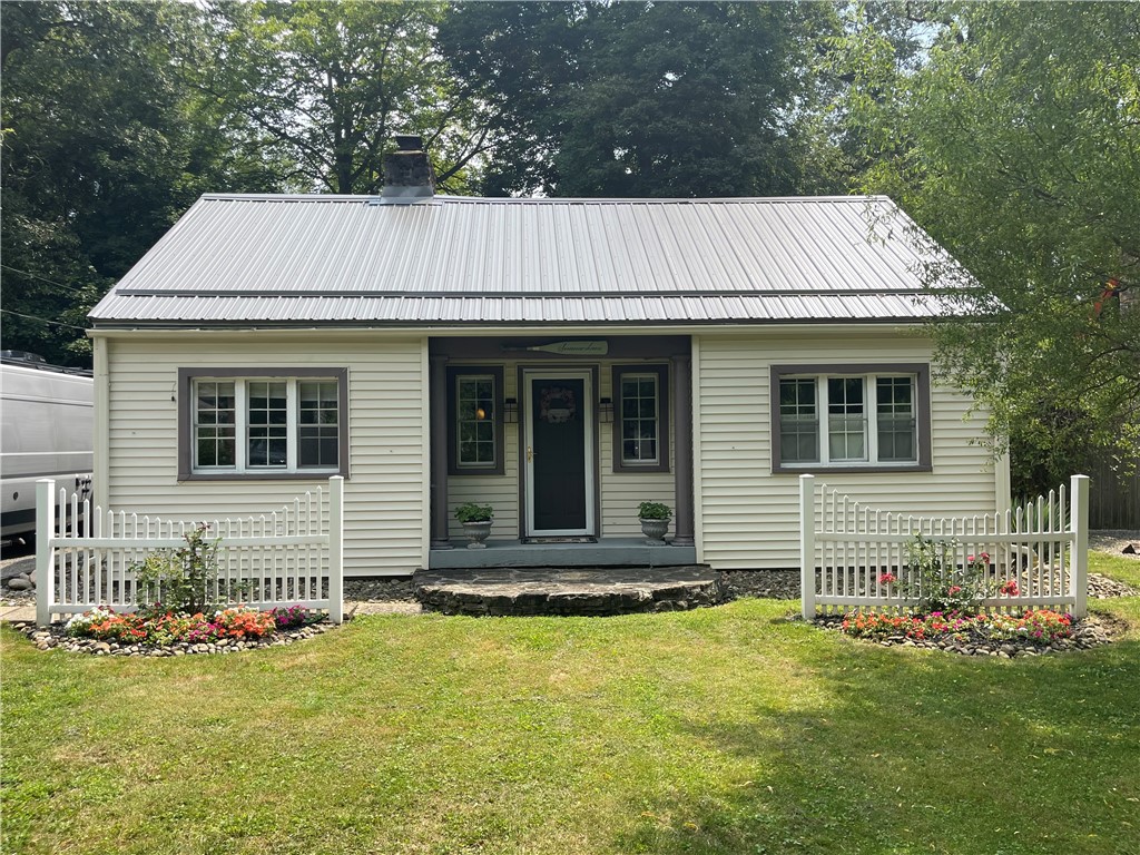161 Mohawk Trail