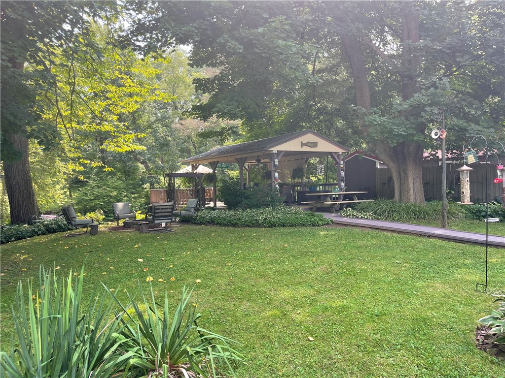161 Mohawk Trail