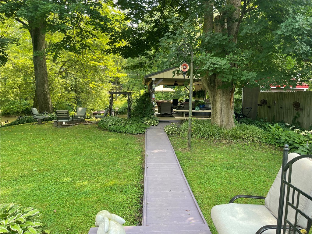 161 Mohawk Trail