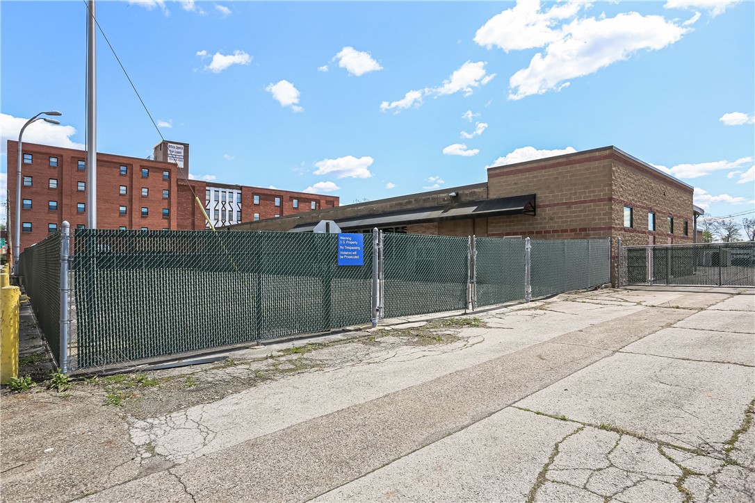 20 E South St