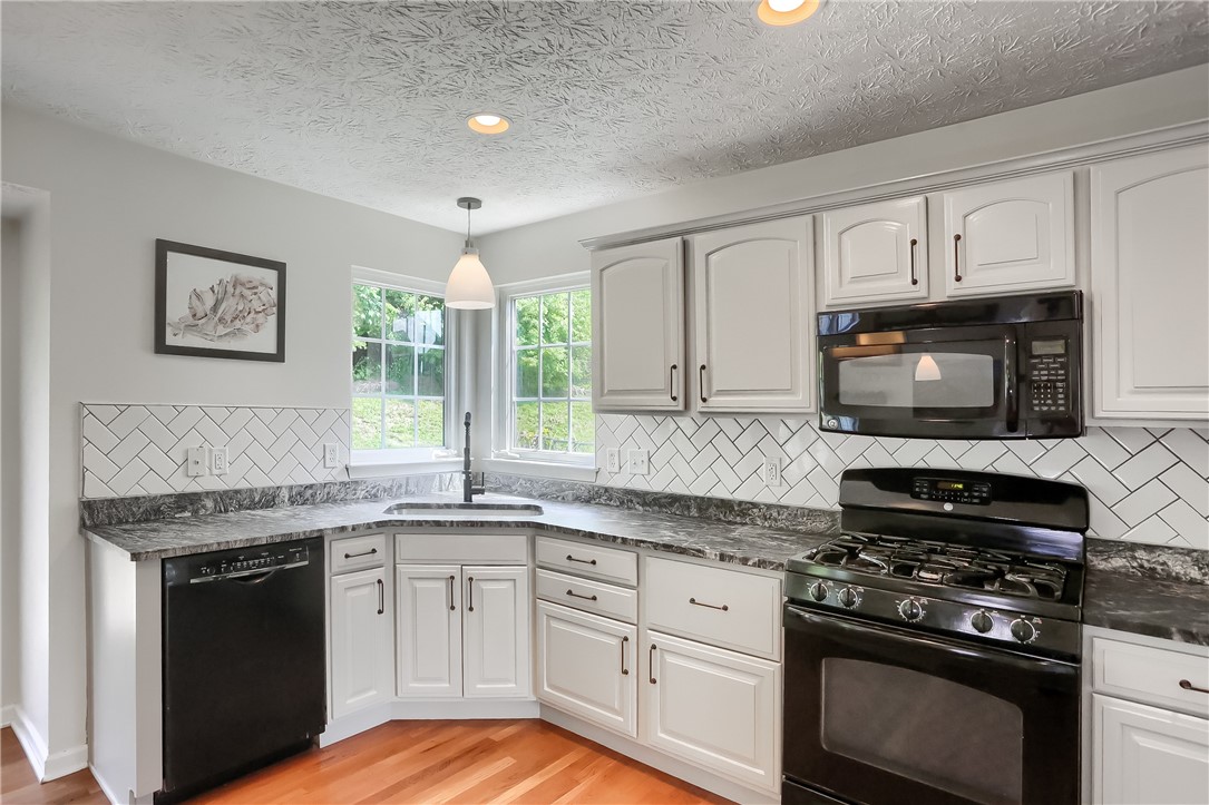 127 Bellefield Ct