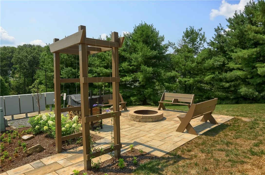 127 Bellefield Ct