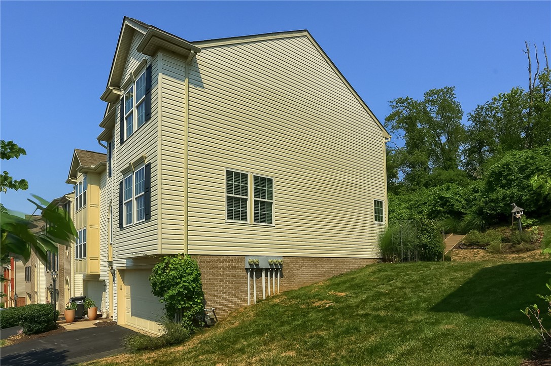 127 Bellefield Ct