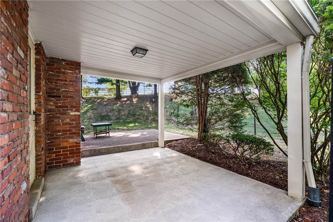 2699 Locust Drive