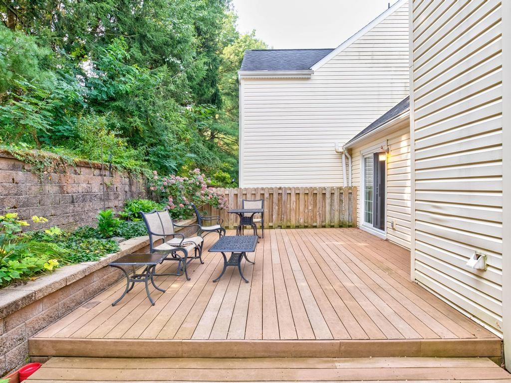 2584 Hunters Point Ct 34