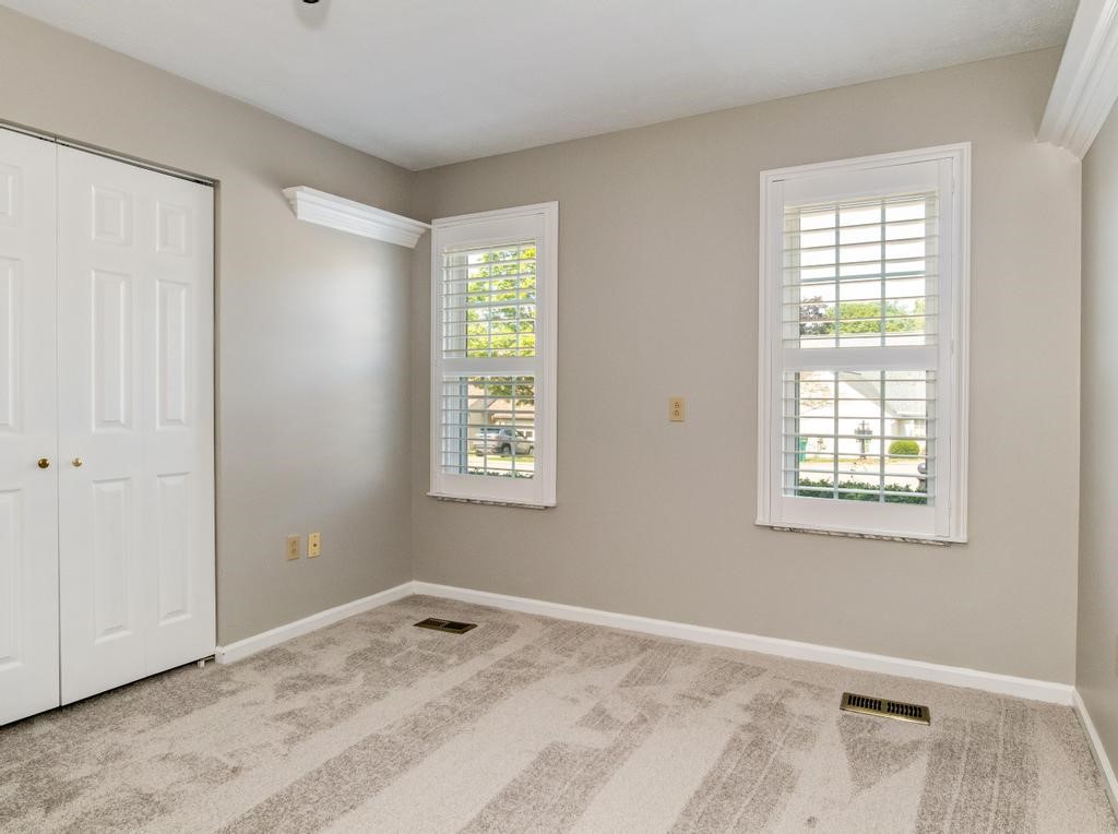 2584 Hunters Point Ct 34