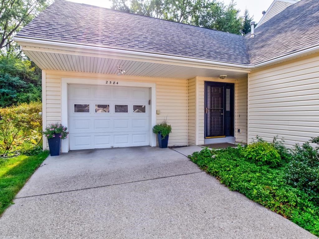 2584 Hunters Point Ct 34