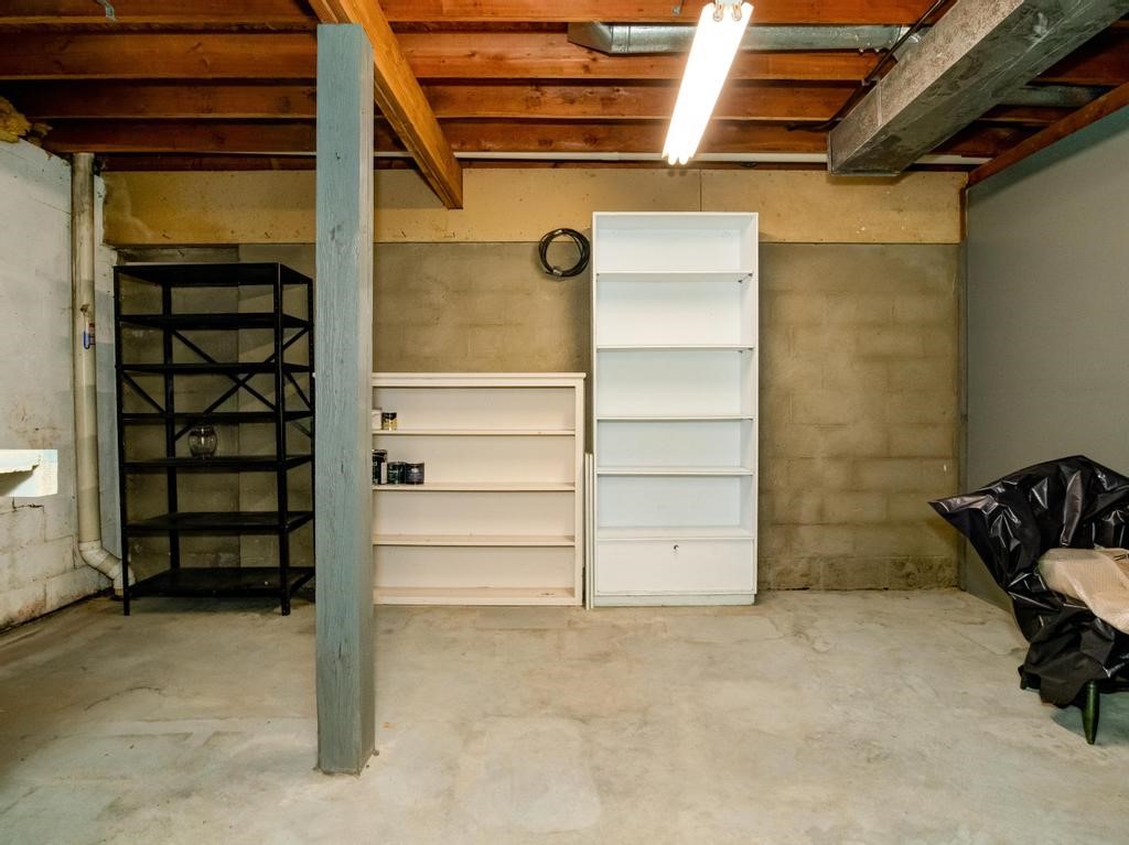 2584 Hunters Point Ct 34