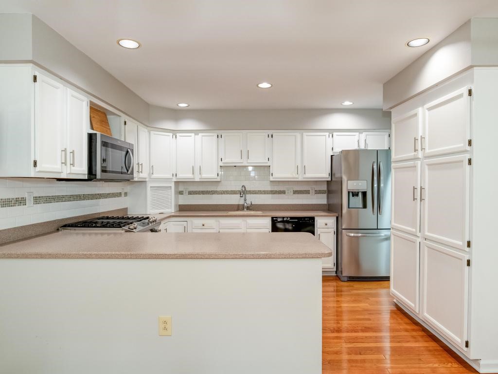 2584 Hunters Point Ct 34