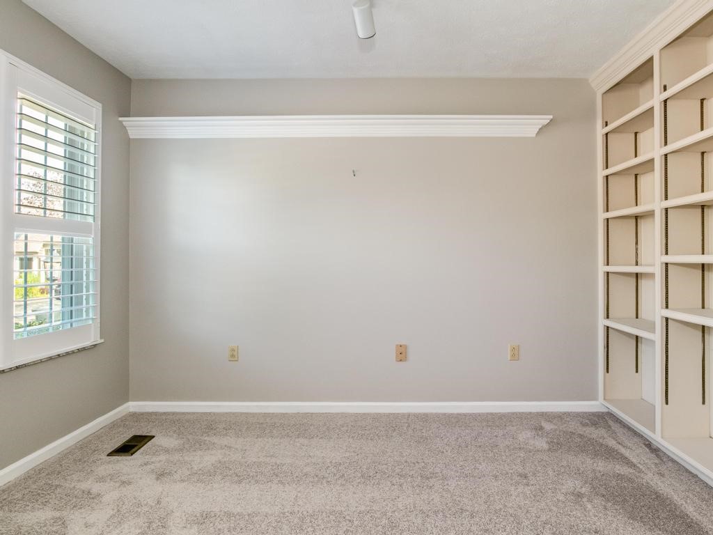 2584 Hunters Point Ct 34