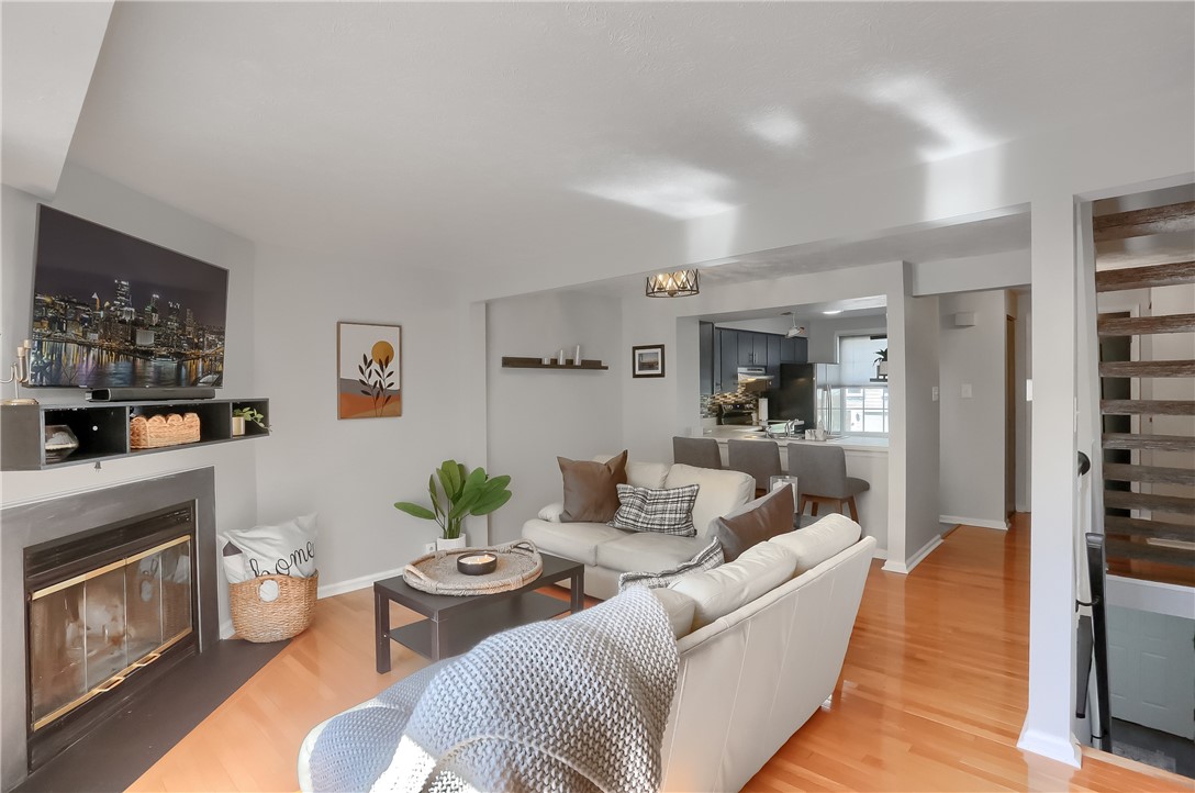 106 Rossmor Ct