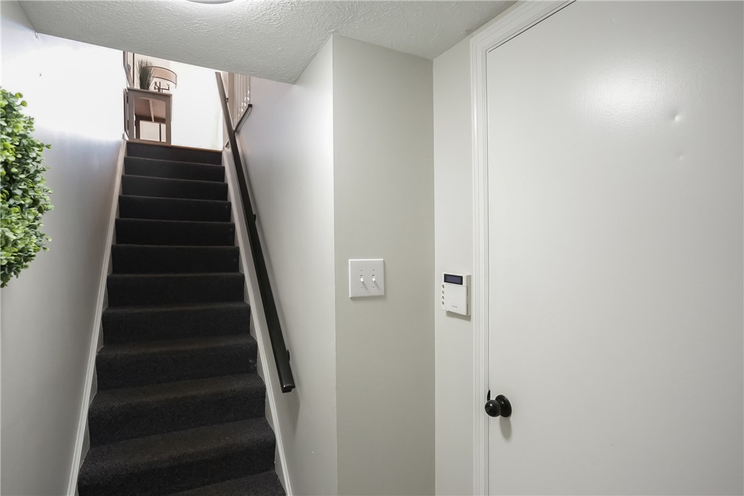 106 Rossmor Ct