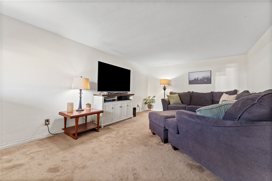 366 2nd Ave