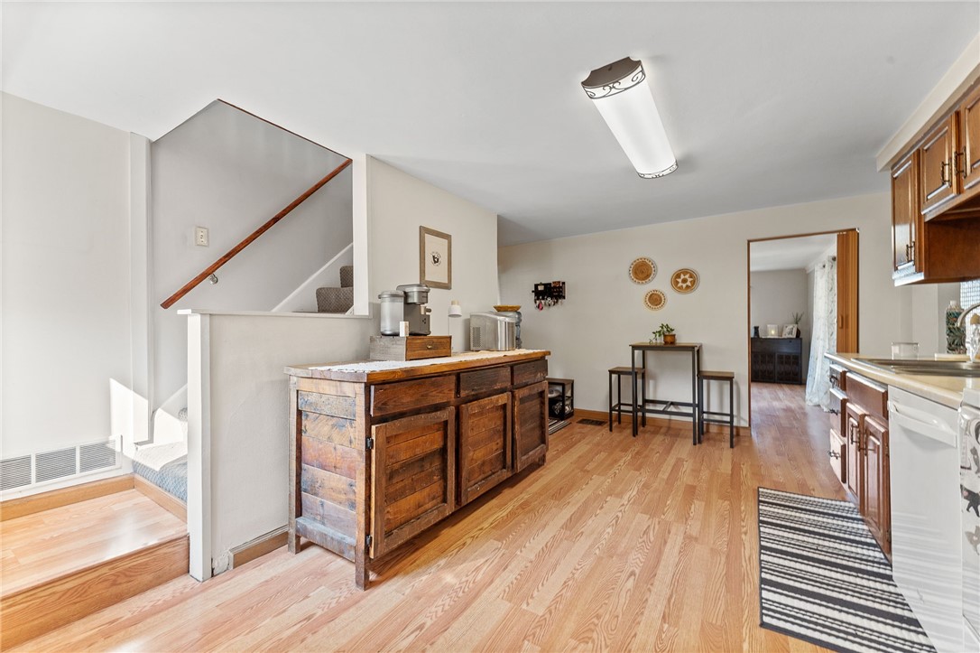366 2nd Ave