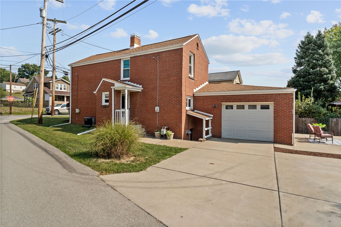 366 2nd Ave