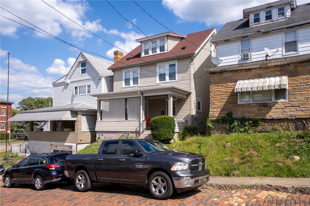 1211 Craig St