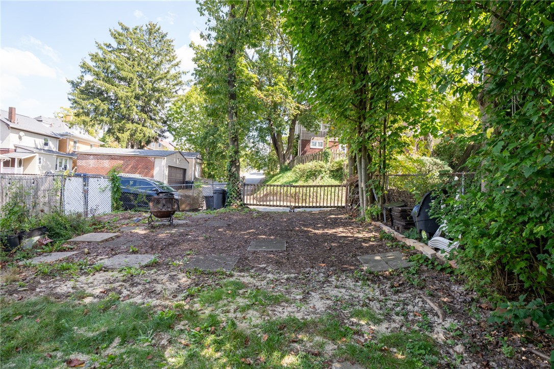 1211 Craig St