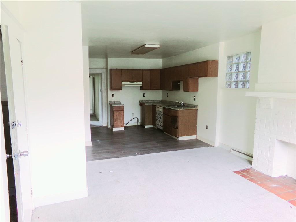 326 Center St